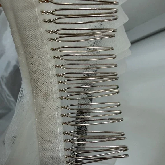 Bridal kit: White Bride Robe + Short Veil - Picture 10 of 14